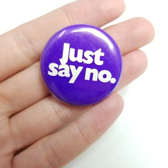 Vintage Purple and White Just Say No Round Lapel Pin Brooch - Picture 1 of 5